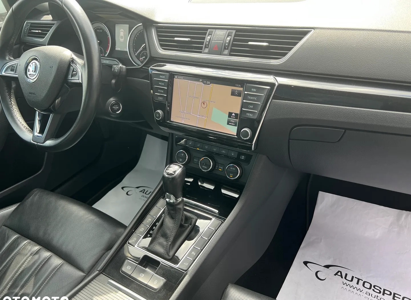 Skoda Superb cena 84900 przebieg: 145798, rok produkcji 2016 z Dukla małe 466